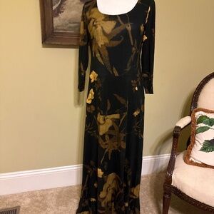 Peruvian Connection LY dress black floral Maxi no size rage but fits M